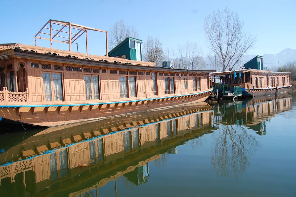 Dilshad Houseboats